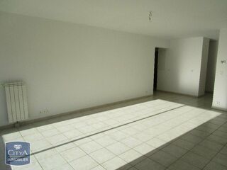  Appartement à louer 3 pièces 81 m²