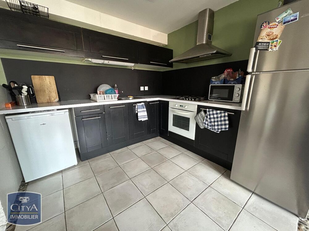 À LOUER : Appartement T2 à Saint-Étienne, situé dans un ....