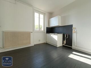  Appartement à louer 3 pièces 97 m²