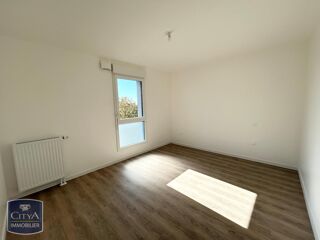  Appartement à louer 3 pièces 76 m²