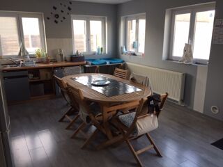  Appartement à louer 4 pièces 99 m²