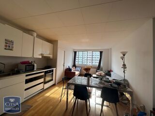  Appartement à louer 4 pièces 94 m²