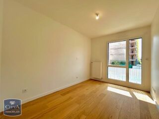  Appartement à louer 4 pièces 86 m²