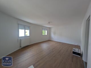  Appartement à louer 5 pièces 104 m²