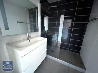  Appartement à louer 3 pièces 83 m²