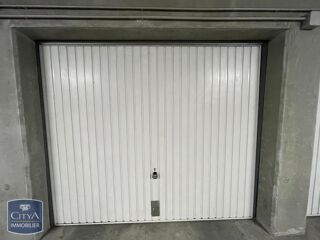 Parking / Garage à louer 