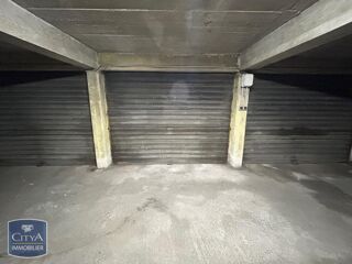  Parking / Garage à louer 