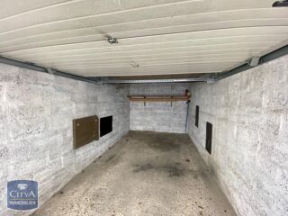  Parking / Garage à louer 