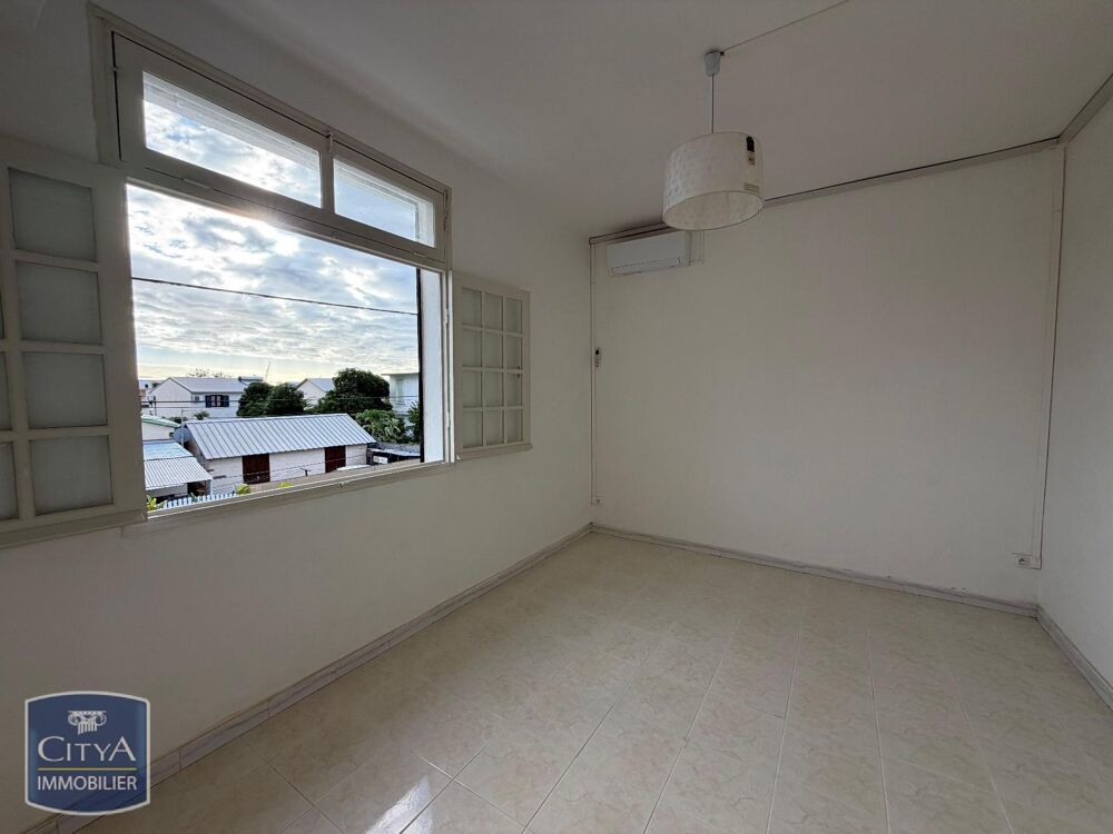 location Maison - 4 pièce(s) - 90 m² Le Port (97420)