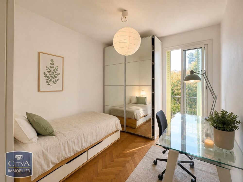 À LOUER CHAMBRE COLOCATION : Découvrez cet appartement T....