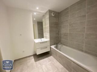  Appartement à louer 3 pièces 61 m²
