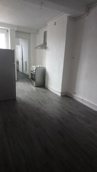  Appartement à louer 3 pièces 76 m²