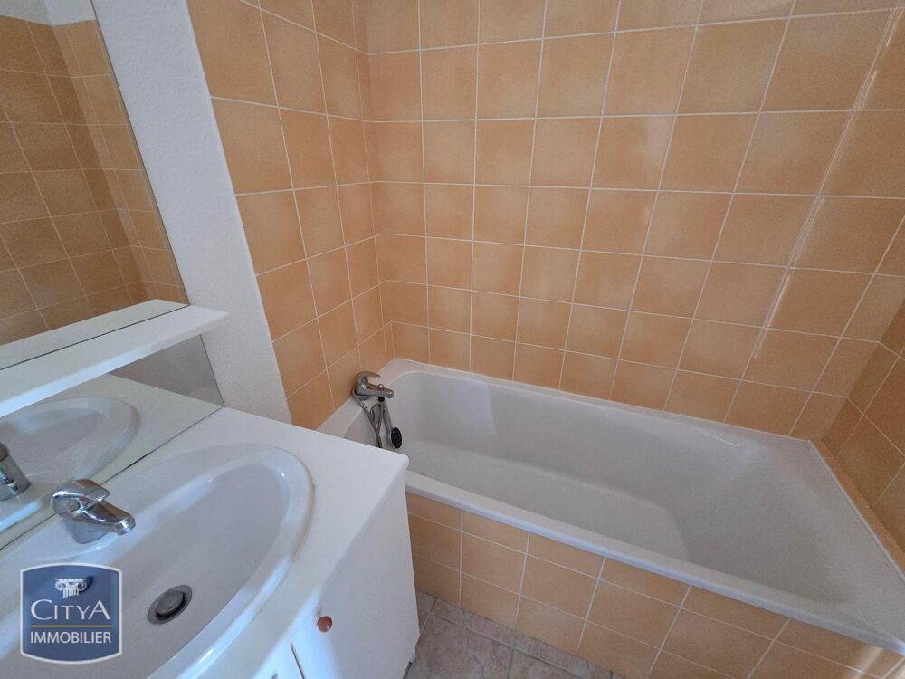 À LOUER : Appartement T1 situé à Issoire, dans le départ....