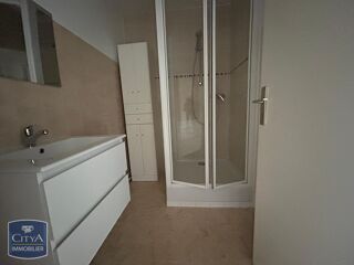  Appartement à louer 3 pièces 65 m²