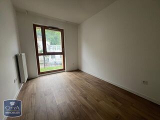  Appartement à louer 4 pièces 83 m²