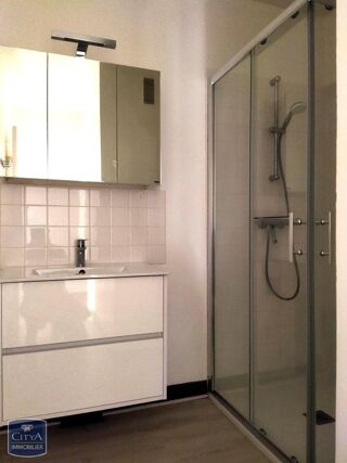  Appartement à louer 3 pièces 65 m²