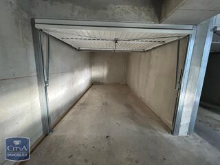  Parking / Garage � louer 