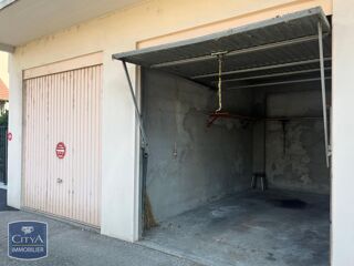  Parking / Garage � louer 