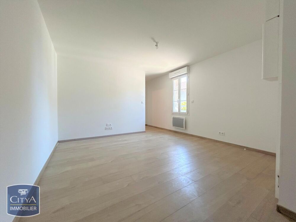 COUTRAS - T2 RENOVE + PARKING Découvrez ce charmant appa....
