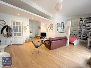  Appartement à louer 1 pièce 63 m²