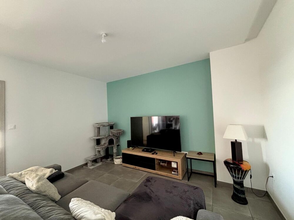 À LOUER : Appartement rénové T4 situé dans le secteur pr....