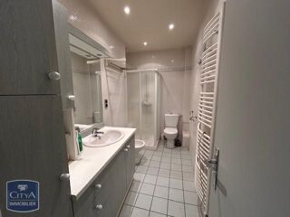  Appartement à louer 5 pièces 237 m²