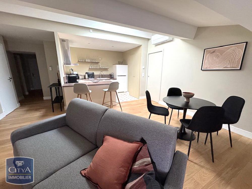 APPARTEMENT MEUBLE ET CLIMATISE A LOUER A CARCASSONNE - ....
