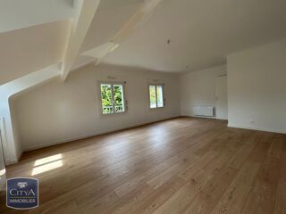  Appartement à louer 4 pièces 99 m²