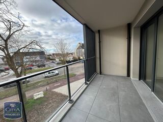  Appartement à louer 3 pièces 76 m²