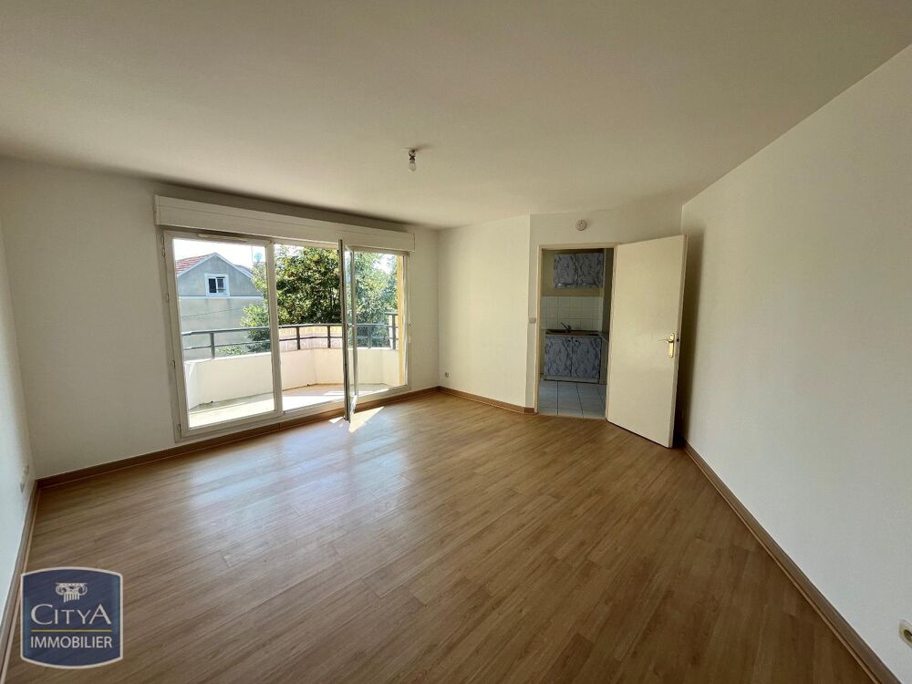 A LOUER - T2 PROCHE GARE Bel appartement de 2 pièces à C....