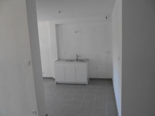  Appartement à louer 4 pièces 82 m²