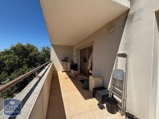  Appartement à louer 4 pièces 79 m²