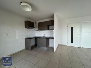  Appartement à louer 4 pièces 80 m²