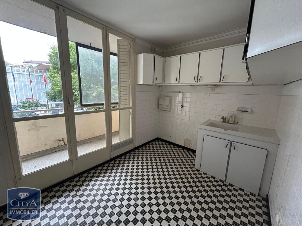 location Appartement - 4 pièce(s) - 77 m² Chambéry (73000)