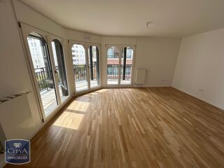  Appartement à louer 4 pièces 82 m²