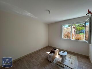  Appartement à louer 3 pièces 85 m²