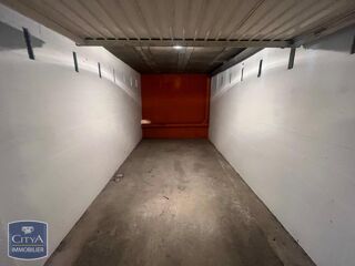  Parking / Garage � louer 