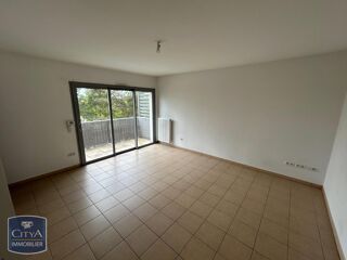  Appartement à louer 3 pièces 80 m²