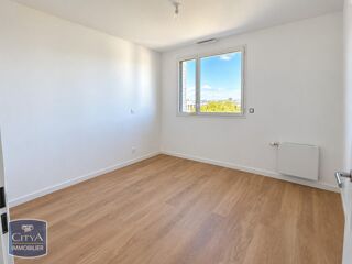  Appartement à louer 5 pièces 101 m²