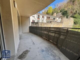  Appartement à louer 3 pièces 77 m²