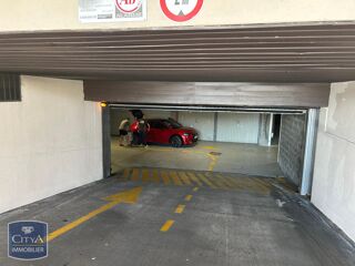  Parking / Garage à louer 