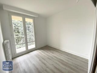  Appartement à louer 4 pièces 80 m²