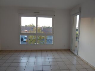  Appartement à louer 3 pièces 74 m²