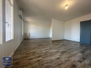  Appartement à louer 4 pièces 75 m²