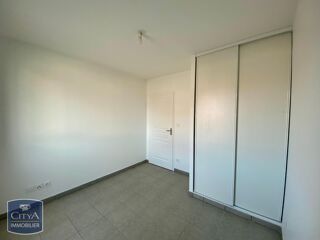  Appartement à louer 3 pièces 76 m²