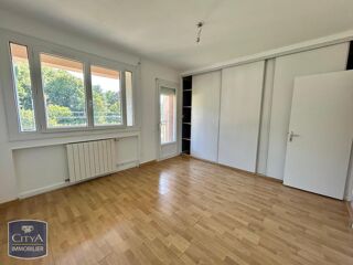  Appartement à louer 4 pièces 110 m²