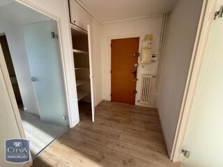  Appartement à louer 3 pièces 76 m²