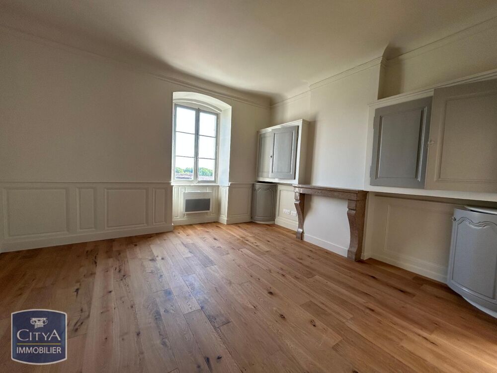 "Rénovation Monument Historique" À LOUER : Appartement T....