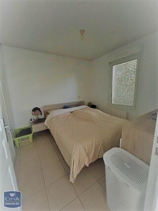  Appartement à louer 4 pièces 81 m²