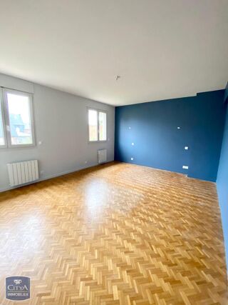  Maison à louer 6 pièces 178 m²